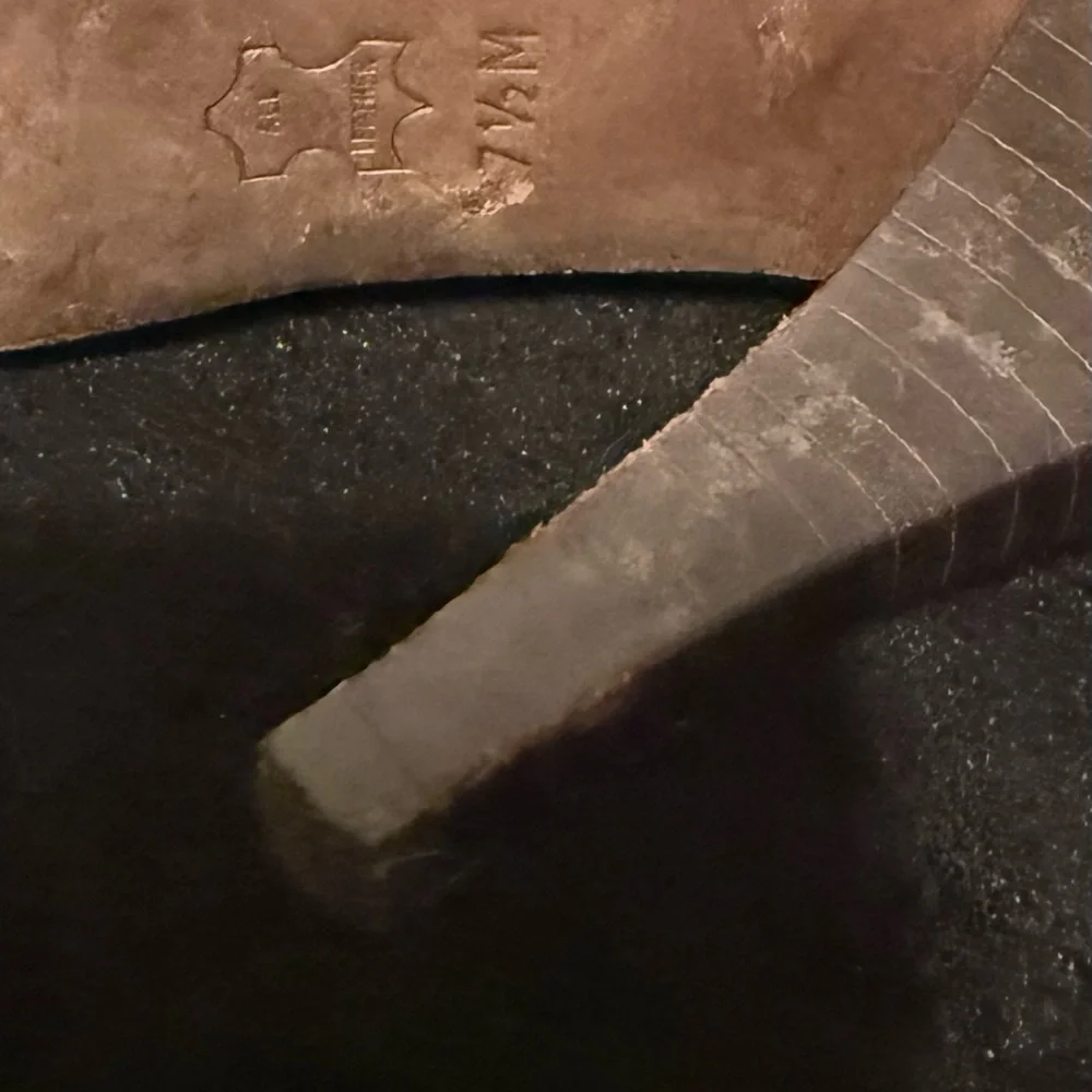 JV Boutique Black Heels with Buckle - Picture 3 of 4